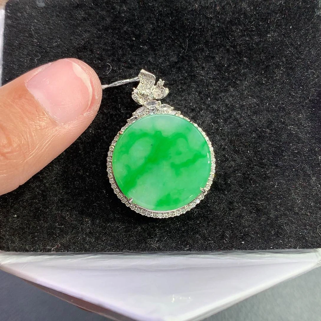 翡翠吊坠(赠链)18K金镶嵌