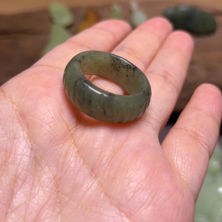 岫岩河磨玉（透闪石质玉）未镶嵌颈饰