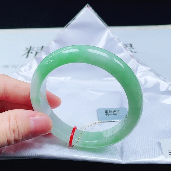 翡翠未镶嵌手镯57圈口