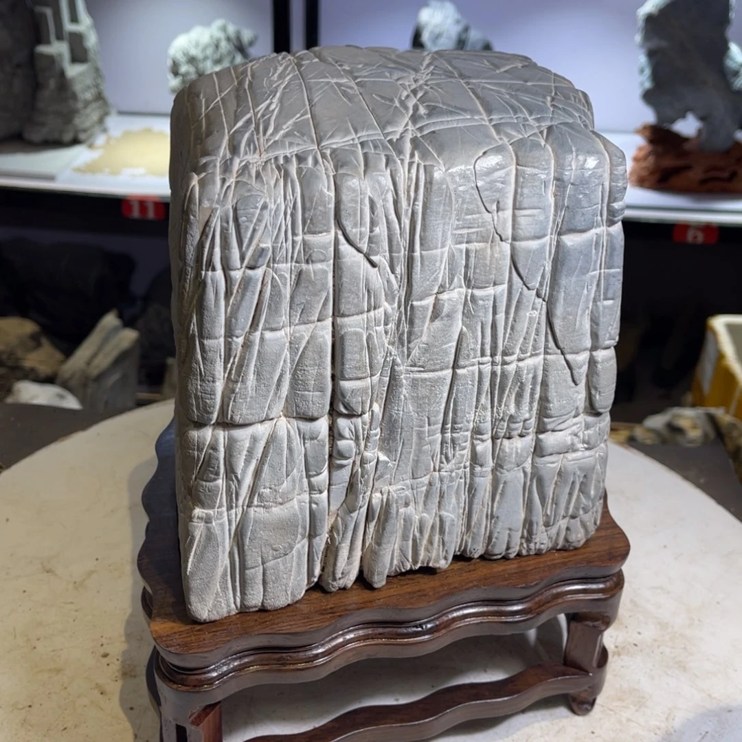 上***分石材灵璧亲密关系中有