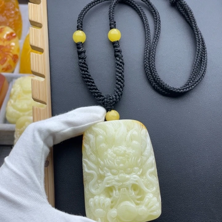 琥珀未镶嵌颈饰天然琥珀蜜蜡