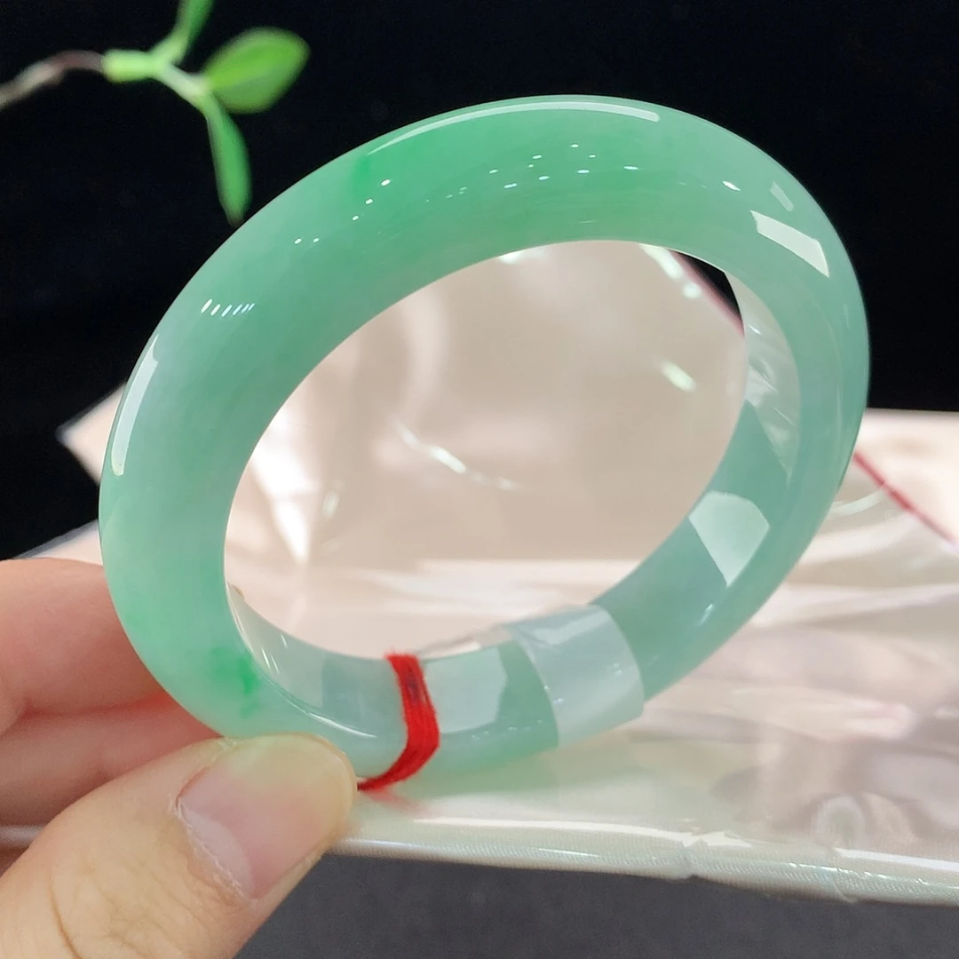 翡翠未镶嵌手镯0556