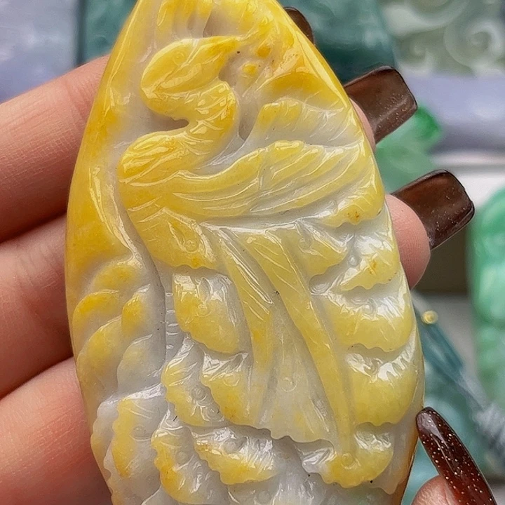 翡翠未镶嵌颈饰挂件