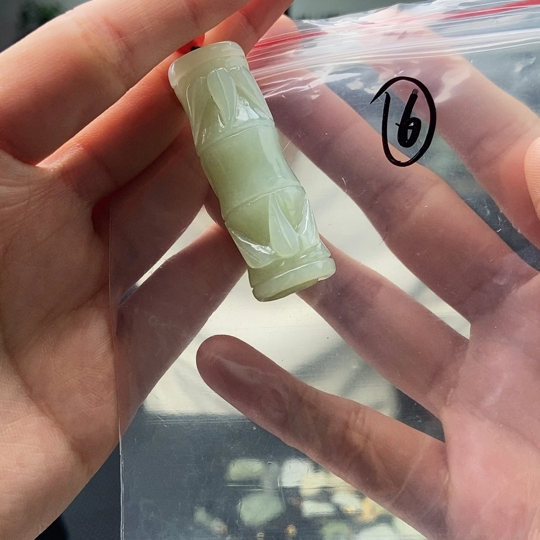 珍***4和田玉未镶嵌颈饰颜色多样性发拍一发一