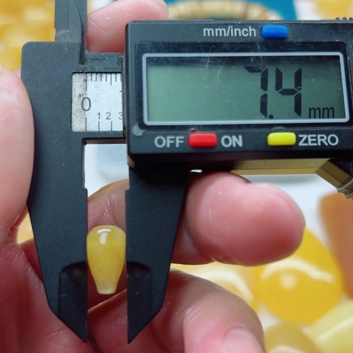 琥珀（矿物珀）未镶嵌裸石