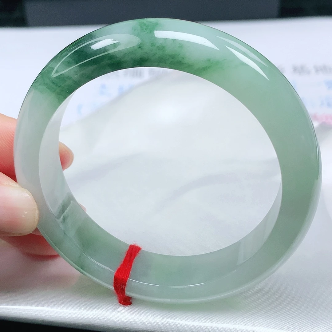 翡翠未镶嵌手镯正