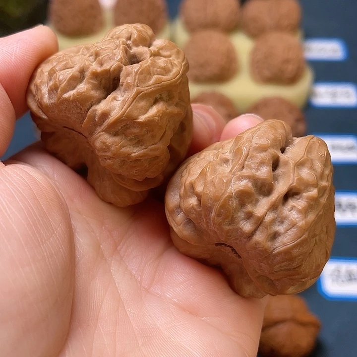 文玩核桃吊坠蛤蟆40+