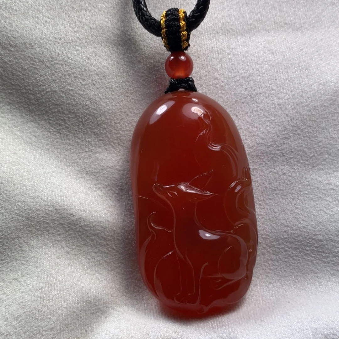 南红玛瑙狐狸冰红吊坠未镶嵌