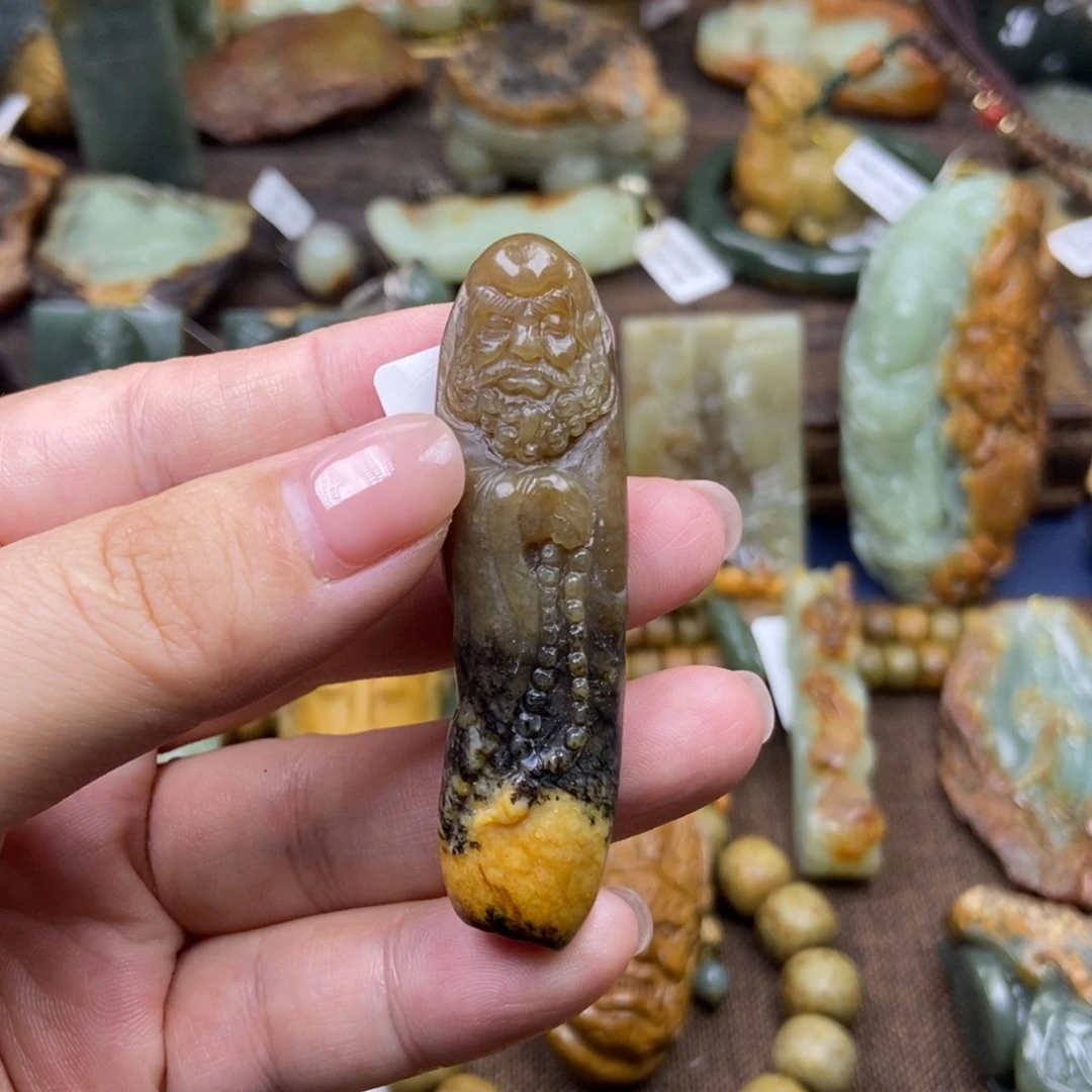 未镶嵌岫岩河磨玉（透闪石质玉）珠宝奇石