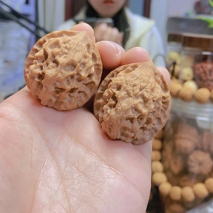 【闪购商品】文玩核桃把件或*36白蛇谷