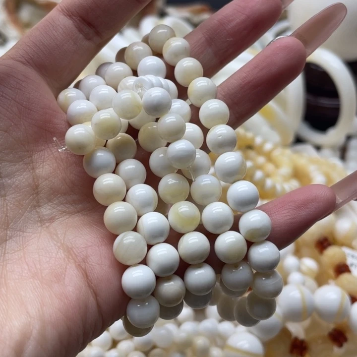 杨***欢0.8白里飘黄精品108