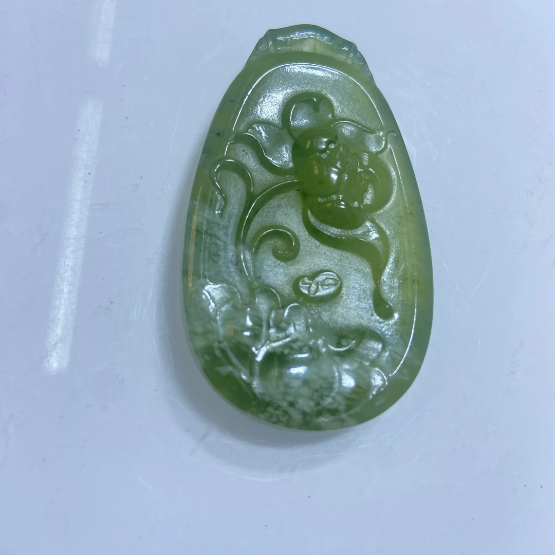 岫玉甲翠和随型牌子手工精雕精美和和美美