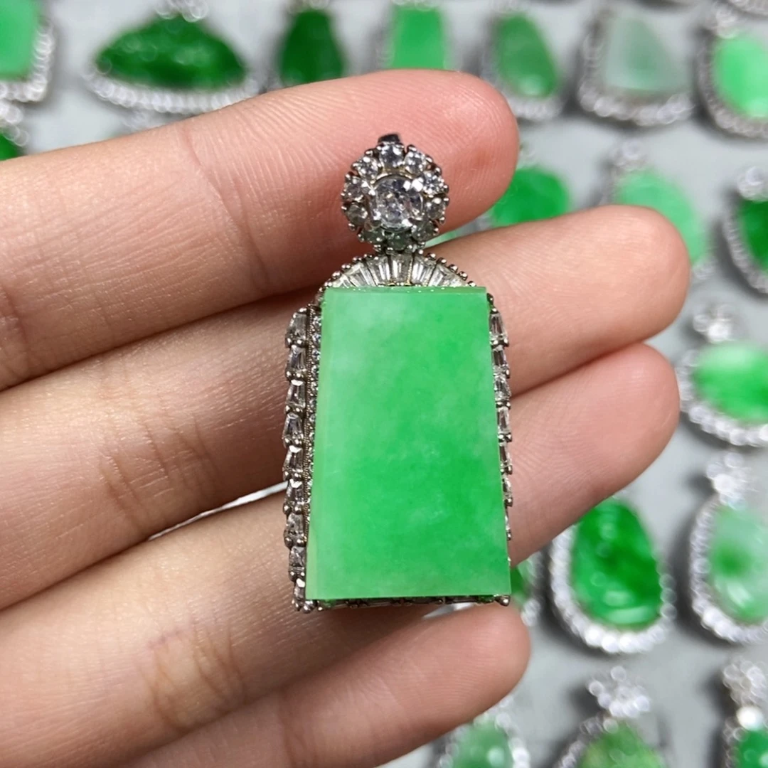 颈饰未镶嵌翡翠无事牌