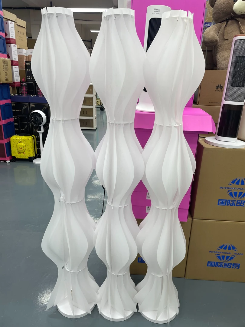 NEW-草裙落地灯客厅卧室沙发边氛围灯-颜色款式随机发