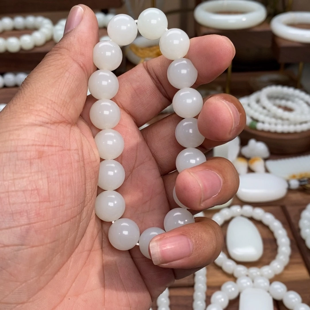 稳***健手串未镶嵌和田玉