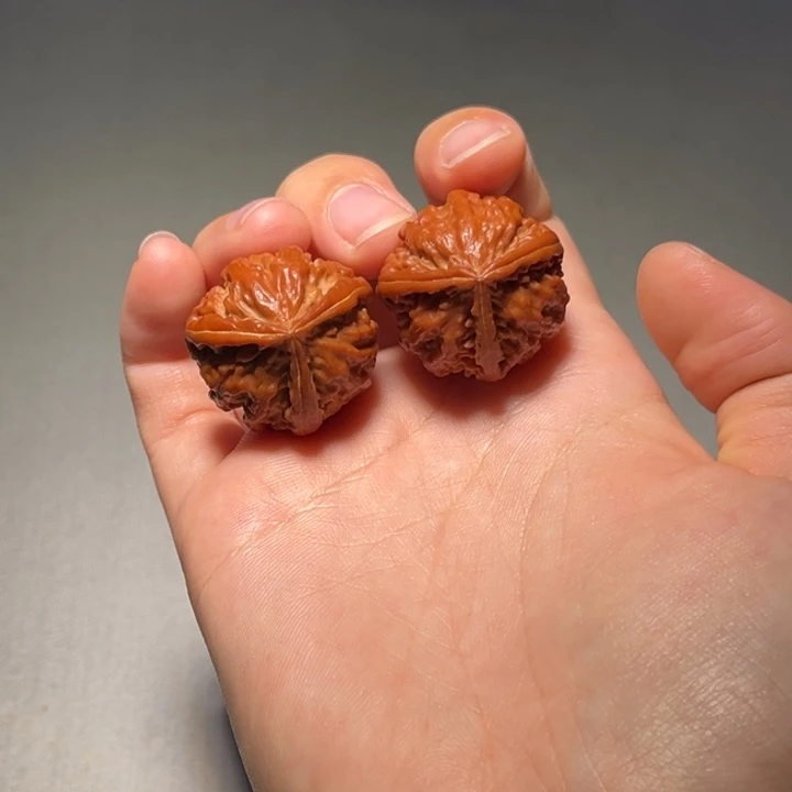 把件文玩核桃三棱631