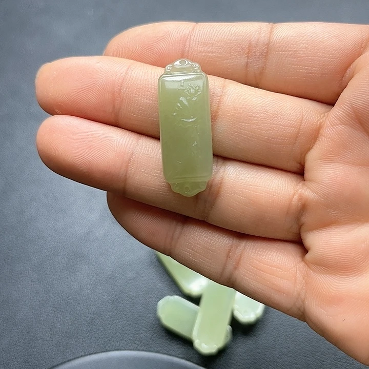 【闪购商品】颈饰未镶嵌和田玉