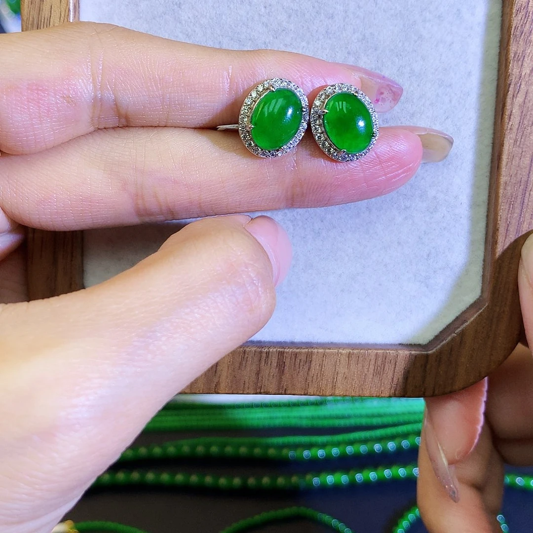 翡翠耳饰银S925镶嵌天然翡翠耳钉