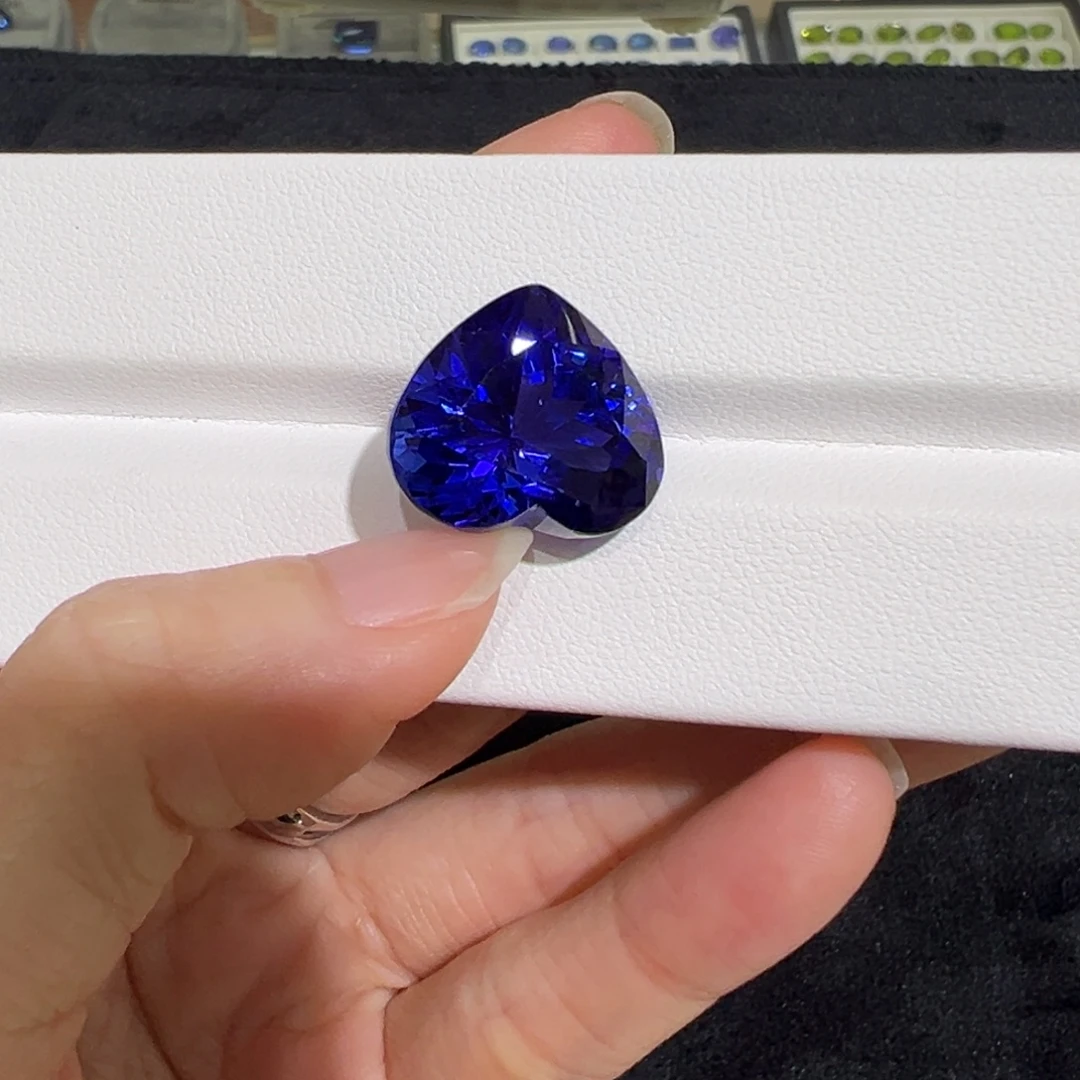 珠宝半成品未镶嵌坦桑石19ct5A皇家蓝