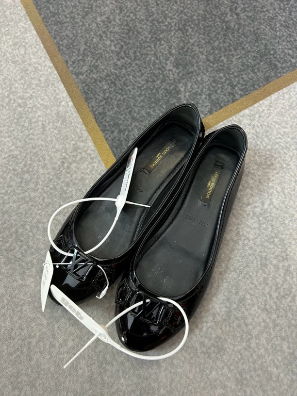95新 LouisVuitton/路易威登 黑色平底鞋三五半码