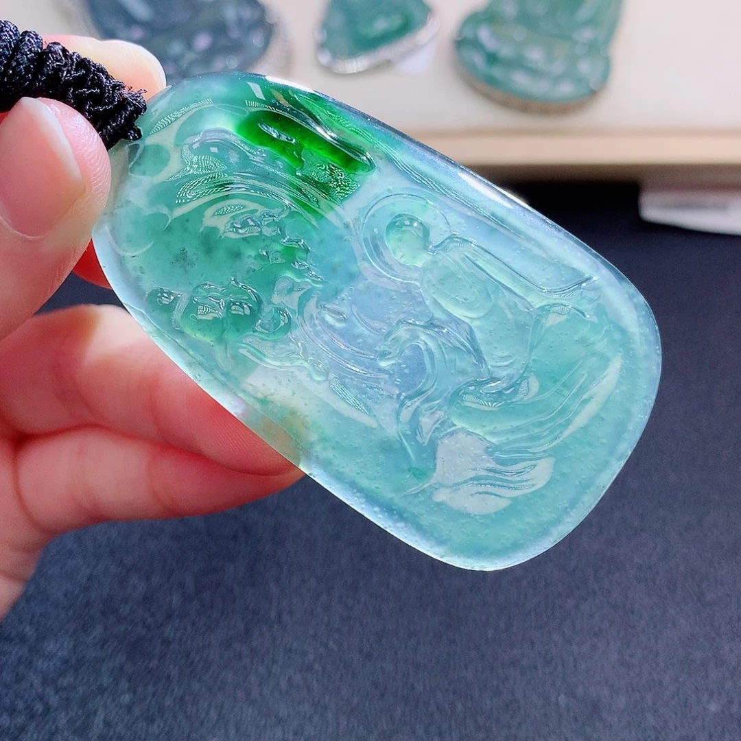 翡翠颈饰未镶嵌翡翠