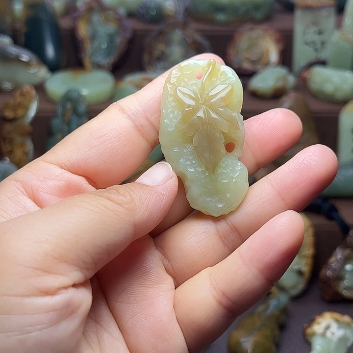 岫岩老玉（透闪石质玉）未镶嵌颈饰