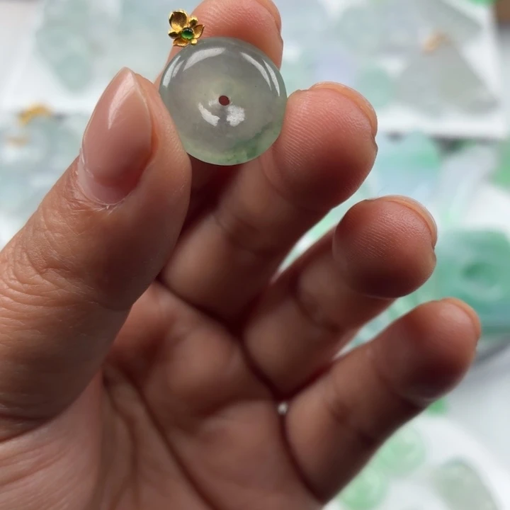 翡翠未镶嵌颈饰纯A