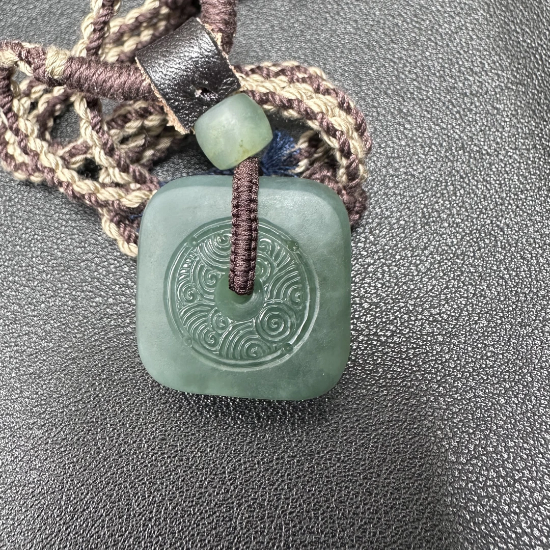 岫玉方形平安扣，亚亮结合