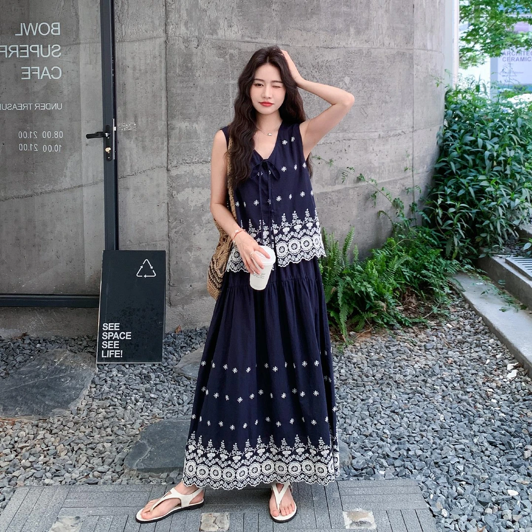 蕾丝绣花拼接背心半身裙套装女2025夏季爆款度假风绝美长裙两件套