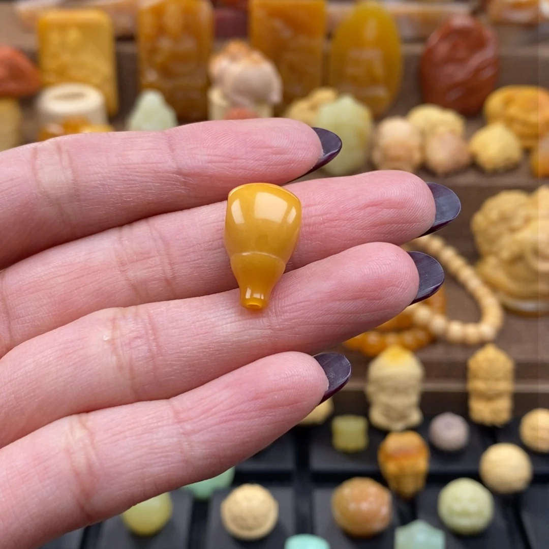 石英质玉颈饰未镶嵌