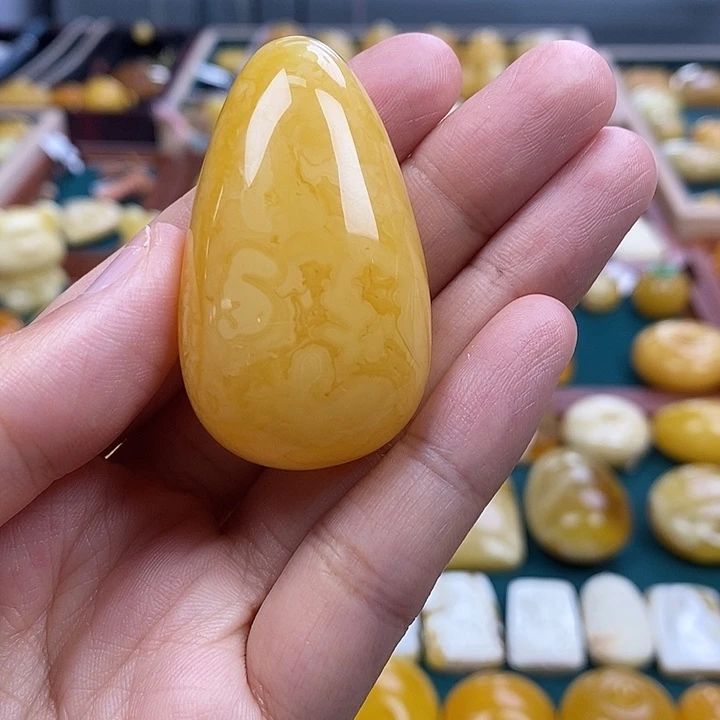 琥珀未镶嵌珠宝奇石18.7鸡油黄白花蜡水滴