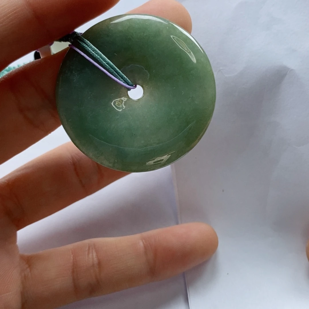 翡翠胸饰未镶嵌吊坠