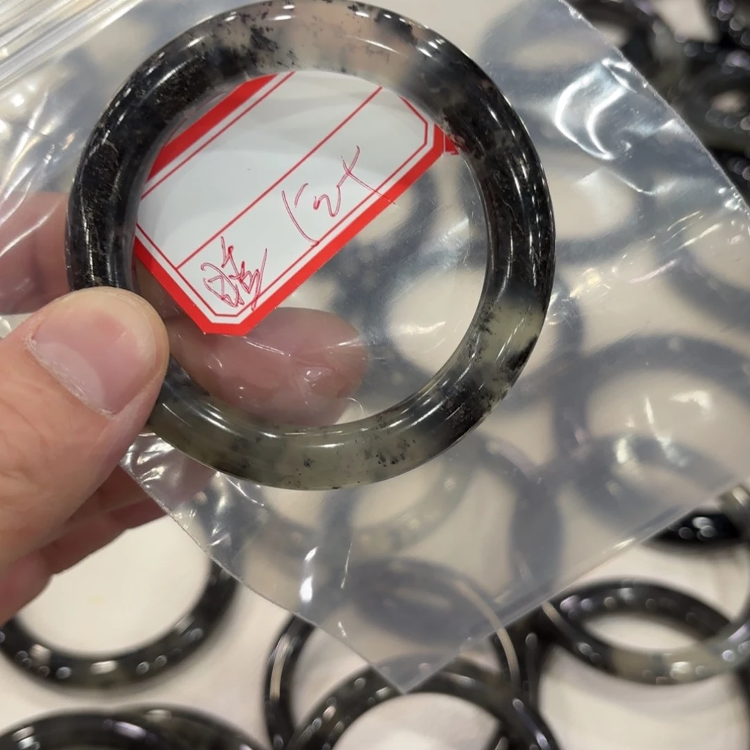 岫玉手镯未镶嵌睡****_