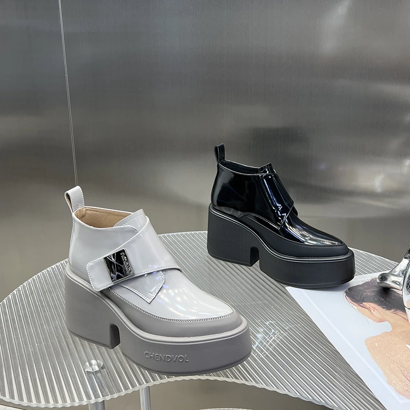 厚底尖头女2024冬季新款百搭增高魔术贴复古加绒小短靴SJ2261-36