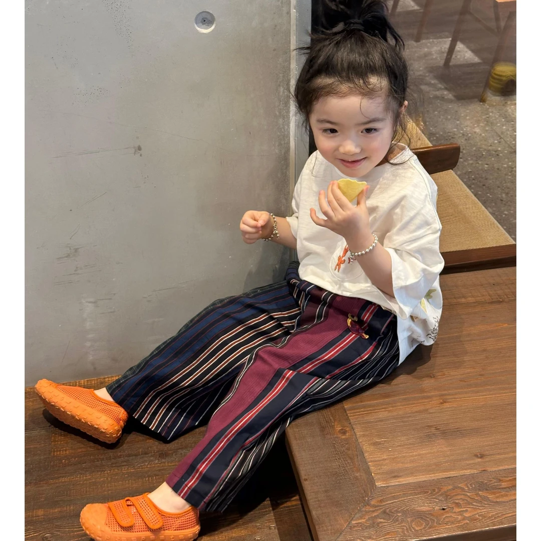 小惜亦夏季韩版童装女童卡通涂鸦白色短袖撞色条纹裤洋气时尚套装