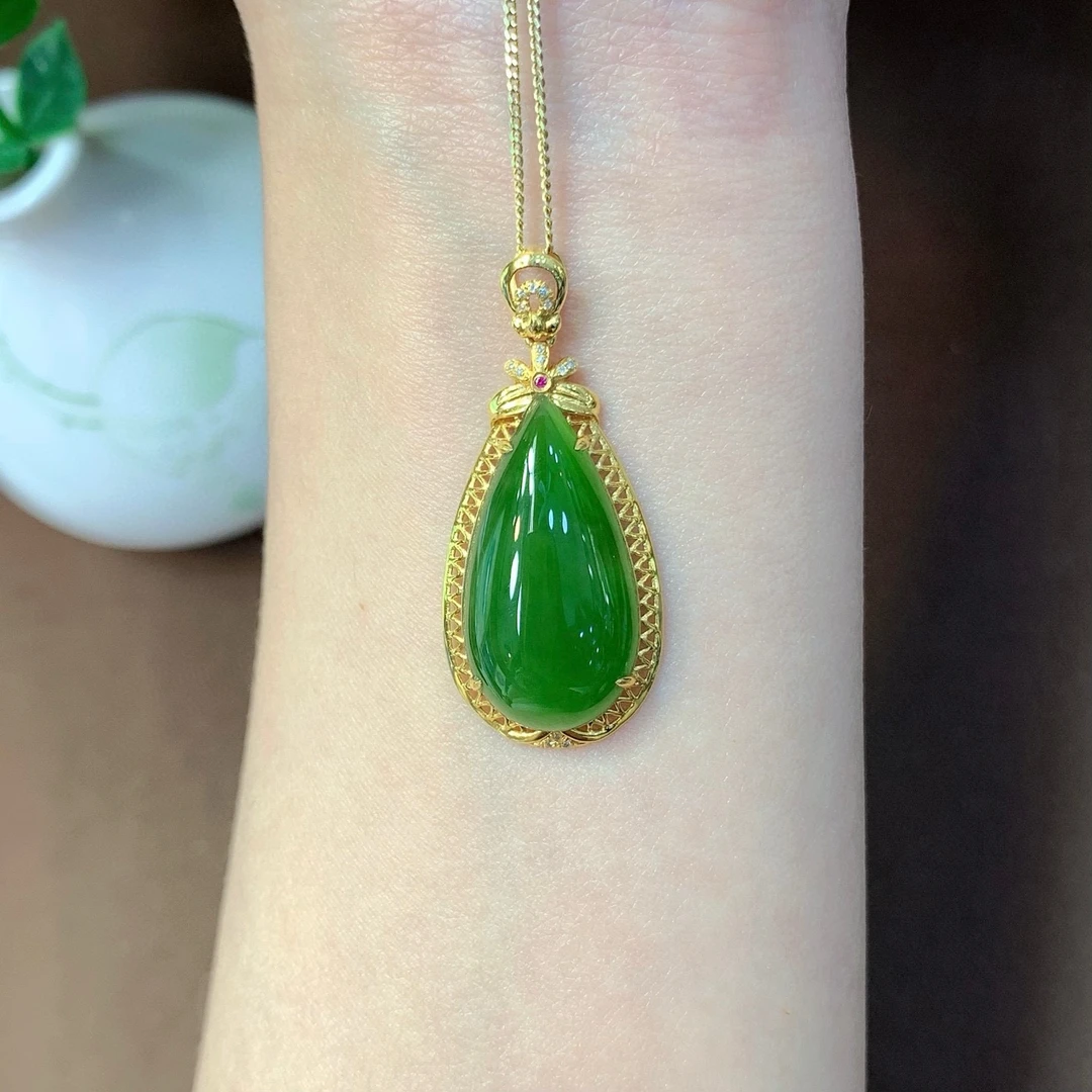 18K金和田碧玉水滴吊坠13/25mm