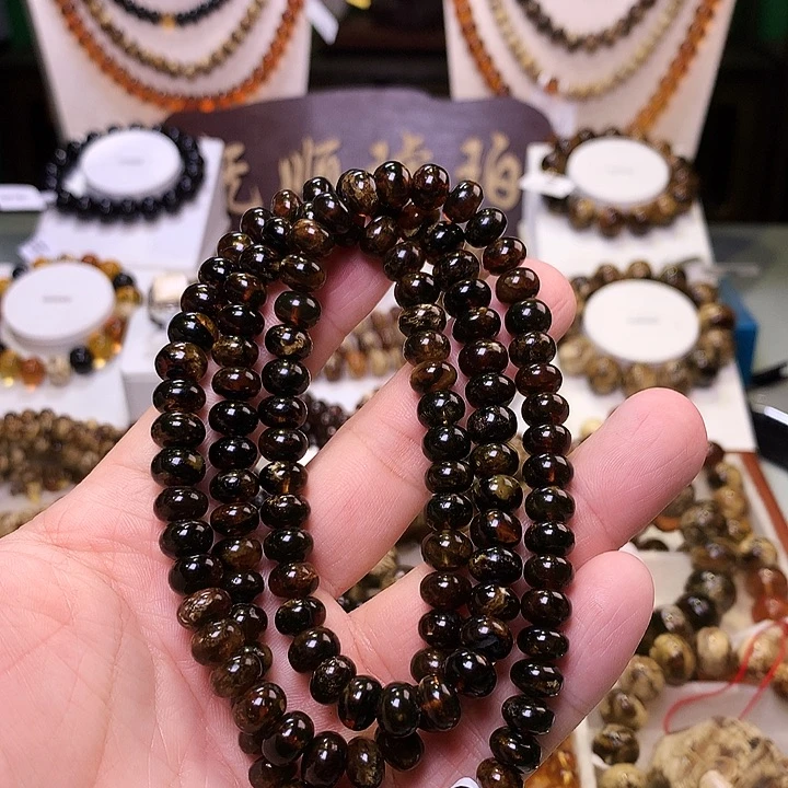 琥珀未镶嵌裸石8+黑花586