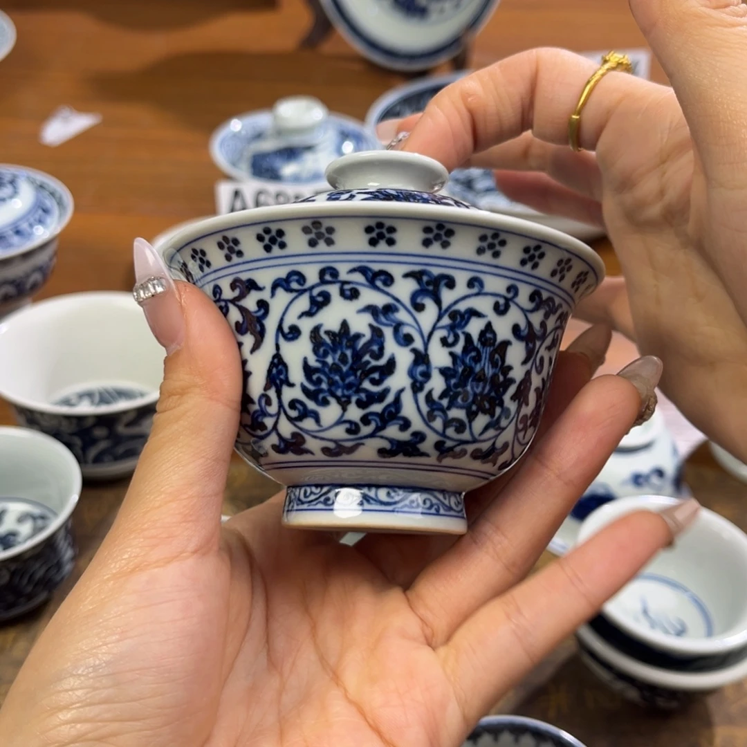 南***魚陶微瑕缠枝莲盖碗盖碗