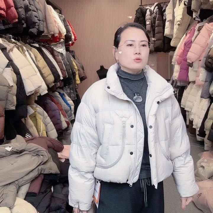 艾雨衣尚羽绒外套