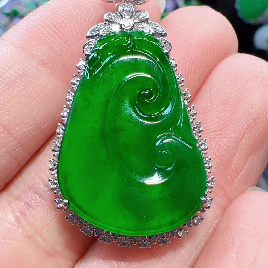 翡翠颈饰18K金镶嵌签收后24小时鉴赏期