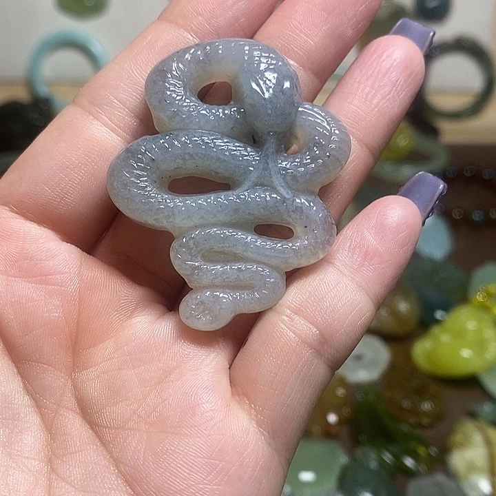 蛇纹石玉吊坠未镶嵌