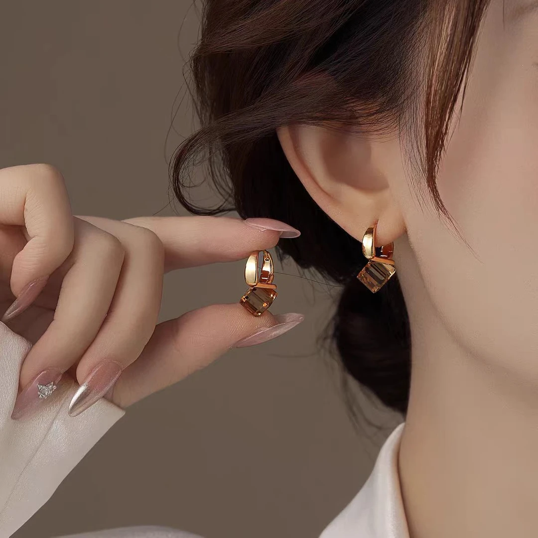 琥珀色方糖金色耳扣耳环女高级感轻奢耳钉巨好看独特2026新款耳饰