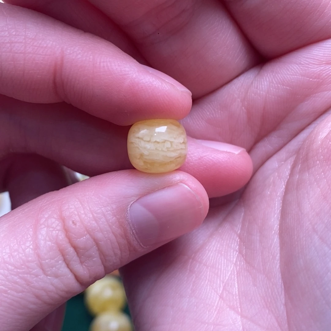 辛***-蜜蜡未镶嵌珠宝奇石