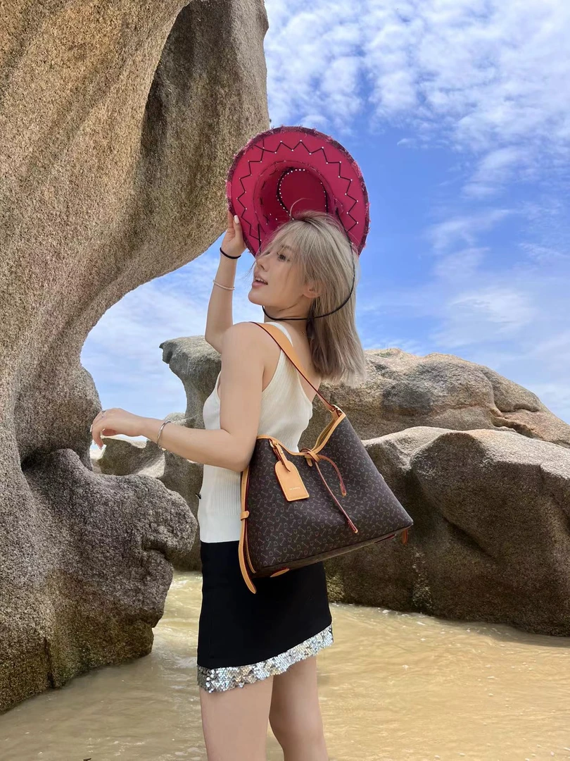 【URICK】2025春夏新款斜挎腋下大包咖H85173-3时尚百搭女包爆款包