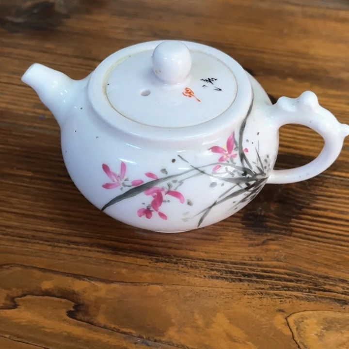 江西省景德镇现当代陶瓷艺术