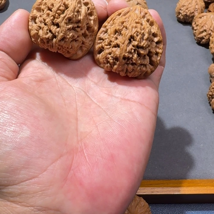 文玩核桃吊坠南疆石