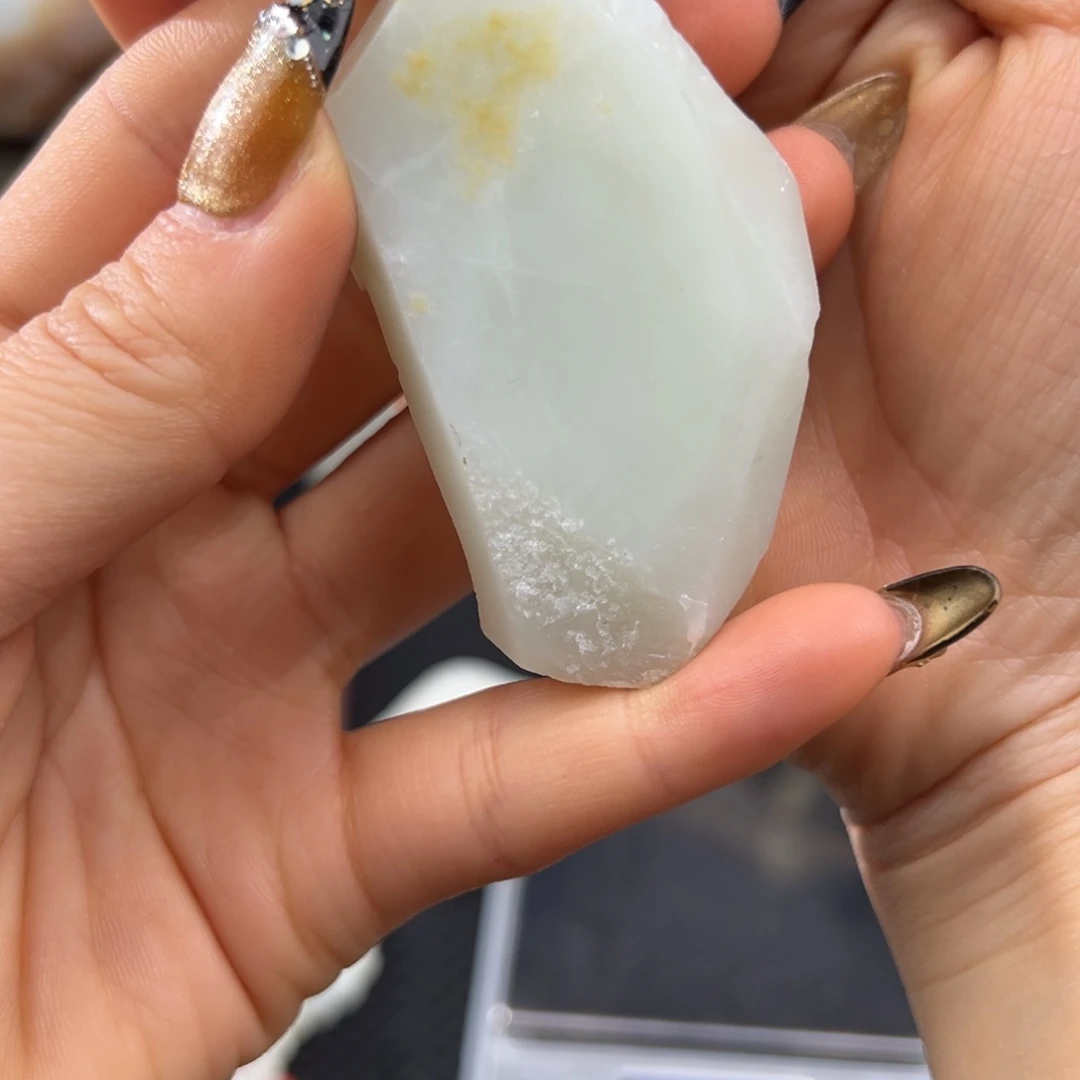 和田玉未镶嵌珠宝半成品