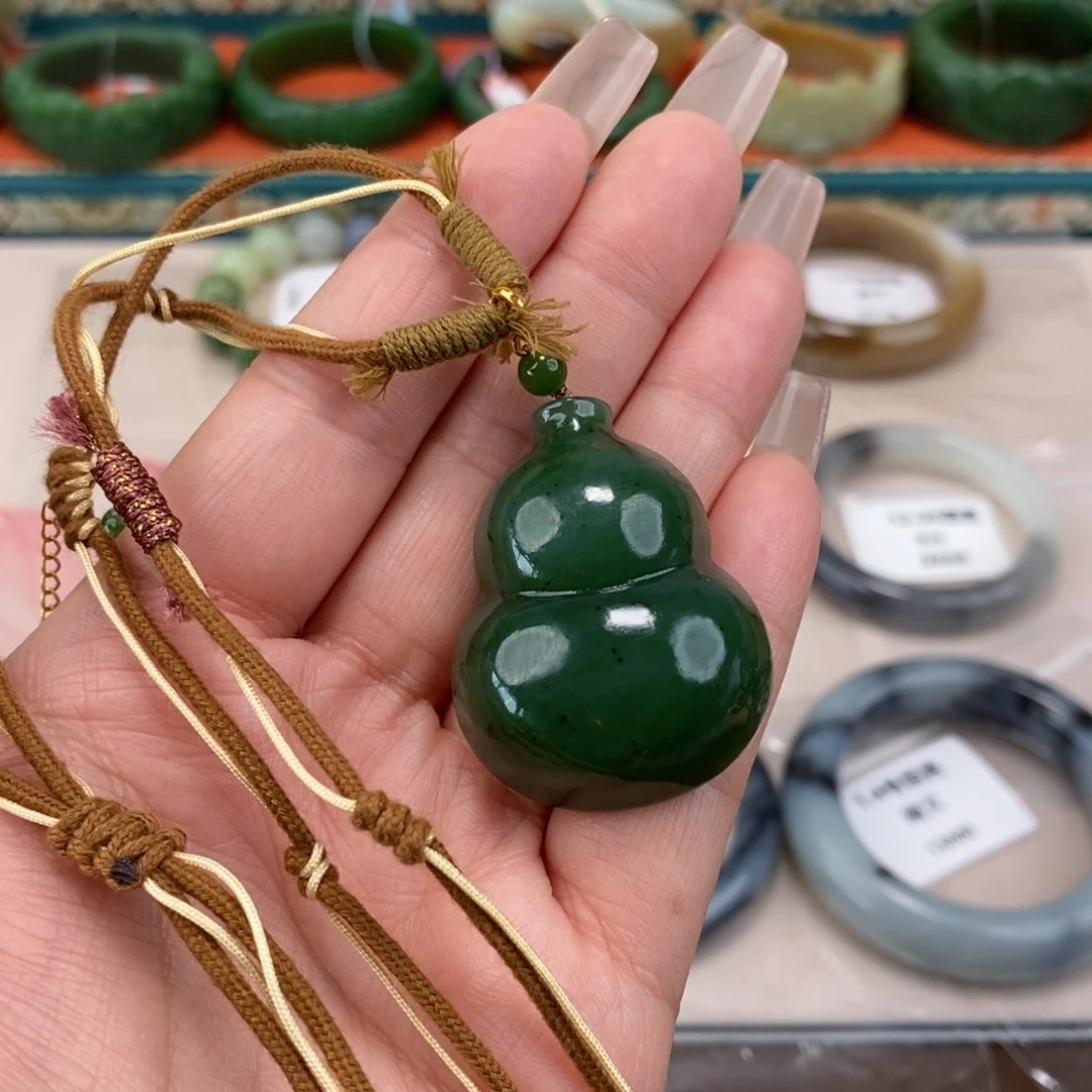 蓝***叶和田玉未镶嵌手镯葫芦挂件