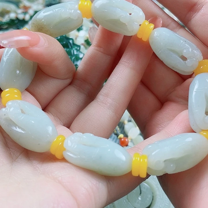 颈饰未镶嵌和田玉
