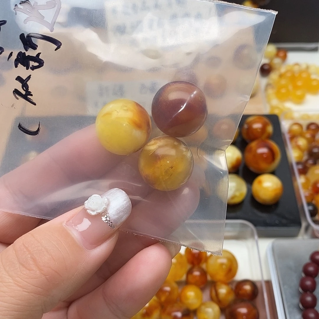 –****裸石虫珀未镶嵌蜜蜡